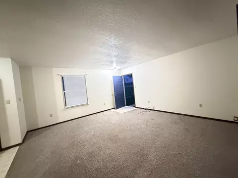 Living - 916 S 10th St, Herrin, IL 62948 photo 4 of 6