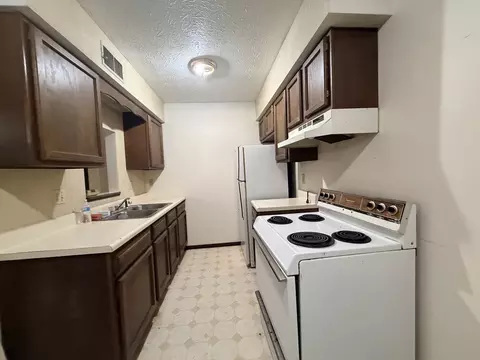 Kitchen - 916 S 10th St, Herrin, IL 62948 photo 2 of 3