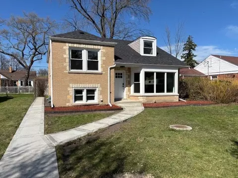 4940 Coyle Ave, Skokie, IL 60077