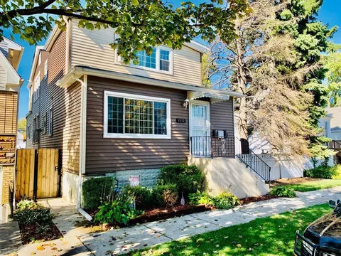 1512 East Ave, Berwyn, IL 60402