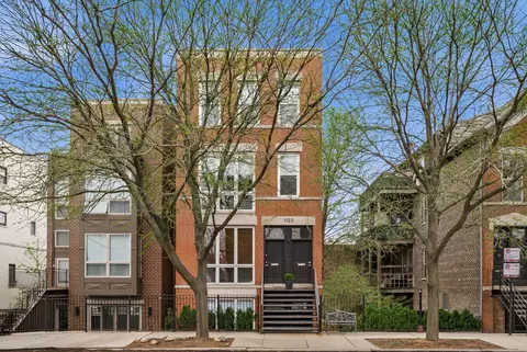 1123 W Chestnut St #2E, Chicago, IL 60642