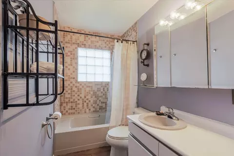 Bath - 405 W Raab Rd, Normal, IL 61761 photo 2 of 3