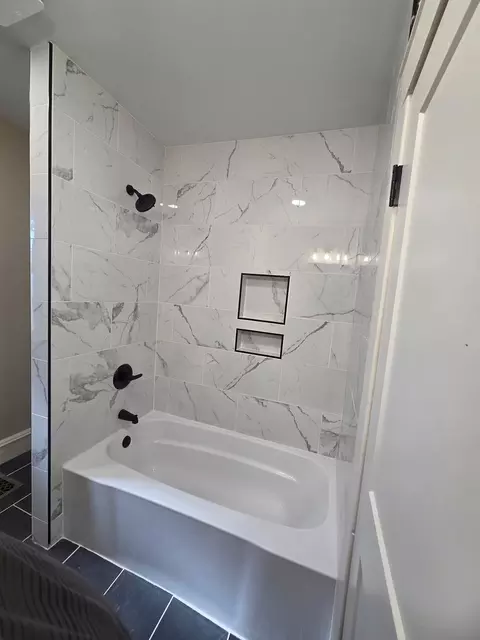Bath - 806 E Olive St, Bloomington, IL 61701 photo 2 of 7