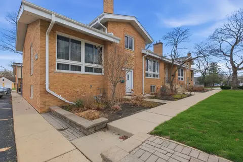 1525 N Arlington Heights Rd #D, Arlington Heights, IL 60004