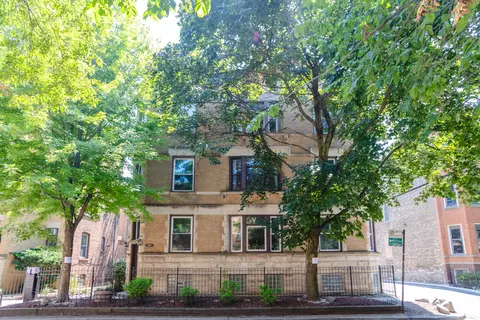 807 W Newport Ave #2, Chicago, IL 60657