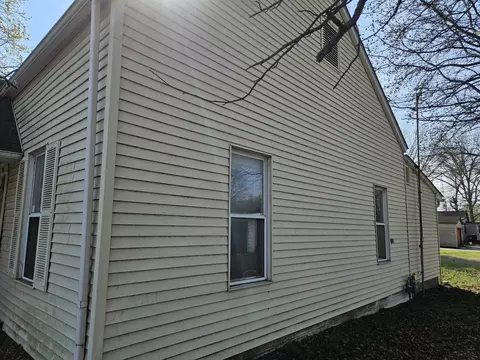 Exterior - 805 W Pine St, Percy, IL 62272 photo 2 of 6