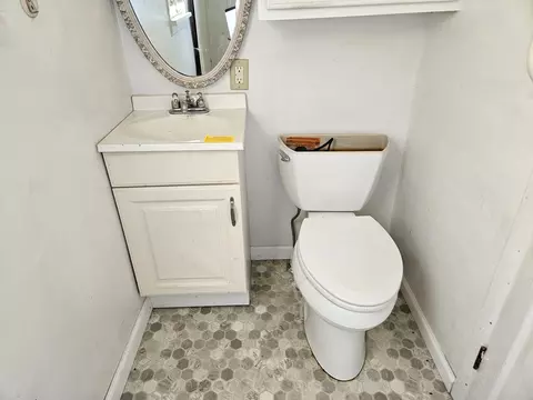 Bath - 805 W Pine St, Percy, IL 62272 photo 2 of 2