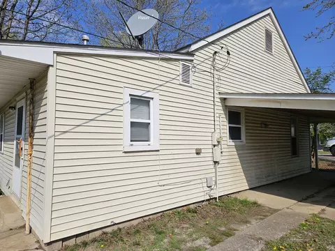 Exterior - 805 W Pine St, Percy, IL 62272 photo 6 of 6