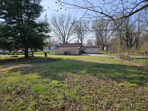 Exterior - 805 W Pine St, Percy, IL 62272 photo 3 of 6