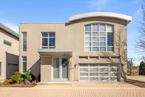 2009 Skyelar Ct, Highland Park, IL 60035