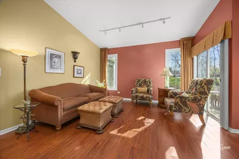 Living - 595 Golfers Ln, Bartlett, IL 60103 photo 3 of 3