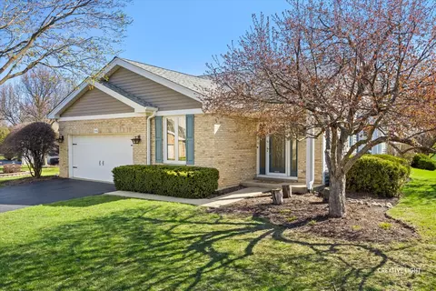 595 Golfers Ln, Bartlett, IL 60103