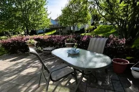 Exterior - 595 Golfers Ln, Bartlett, IL 60103 photo 5 of 7