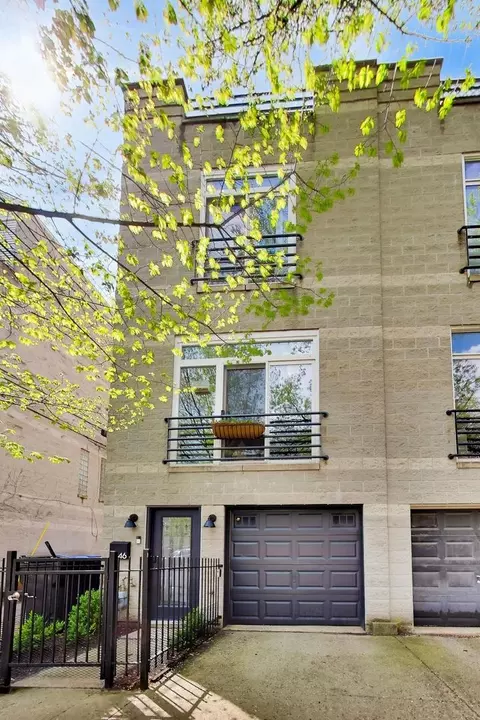 646 N Armour St, Chicago, IL 60642