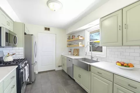 Kitchen - 16426 S Dan Oconnell Dr, Plainfield, IL 60586 photo 4 of 4