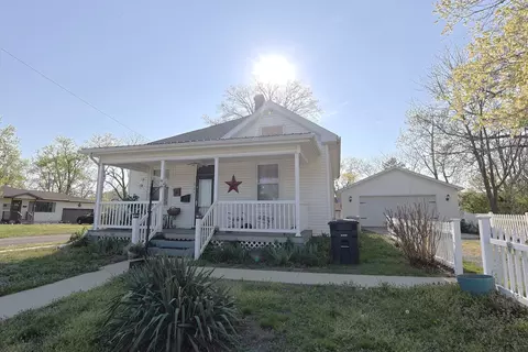 501 N Shelby Ave, Salem, IL 62881