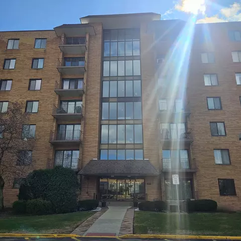 1717 W Crystal Ln #310, Mount Prospect, IL 60056