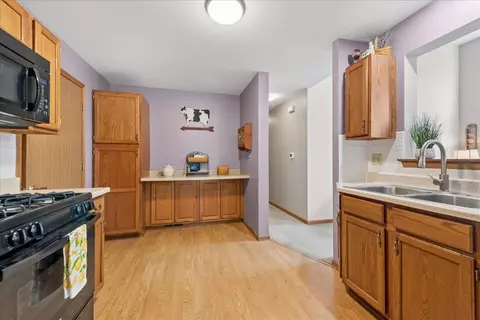 Kitchen - 2110 Peach Tree Ln #2110, Algonquin, IL 60102 photo 3 of 3