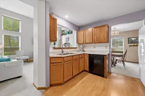 Kitchen - 2110 Peach Tree Ln #2110, Algonquin, IL 60102 photo 2 of 3