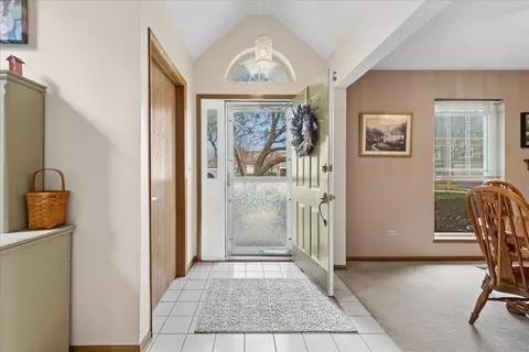 Entry Way - 2110 Peach Tree Ln #2110, Algonquin, IL 60102 photo 1 of 2