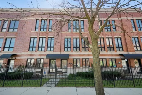 1305 W Belmont Ave, Chicago, IL 60657