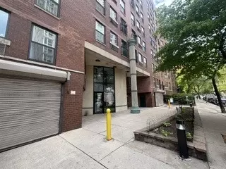 711 W Gordon Ter #810, Chicago, IL 60613