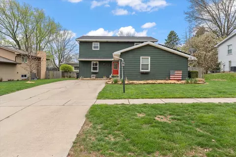 37 Ashley Ln, Champaign, IL 61820