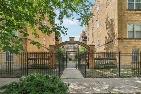 1639 W Farwell Ave #1, Chicago, IL 60626