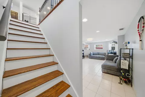 Entry Way - Undisclosed, Chicago, IL 60659 photo 1 of 2
