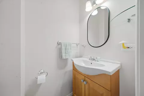 Bath - Undisclosed, Chicago, IL 60659 photo 3 of 6