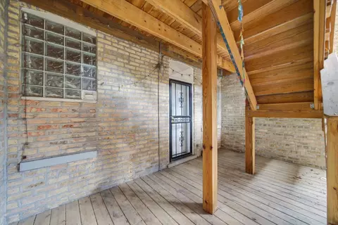 Exterior - Undisclosed, Chicago, IL 60659 photo 5 of 7