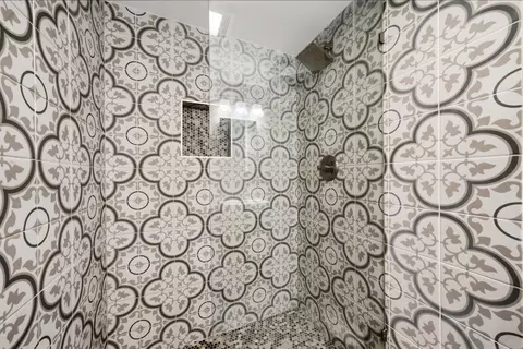 Bath - Undisclosed, Chicago, IL 60659 photo 6 of 6