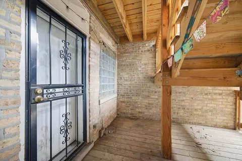 Exterior - Undisclosed, Chicago, IL 60659 photo 6 of 7