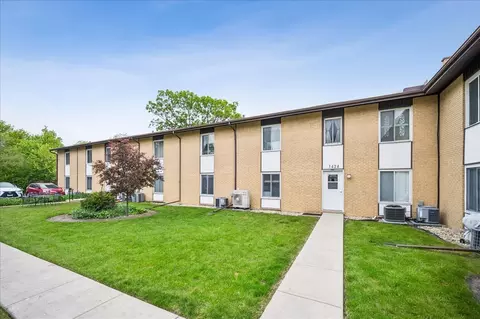 1424 Lehigh Ave #B1, Glenview, IL 60026
