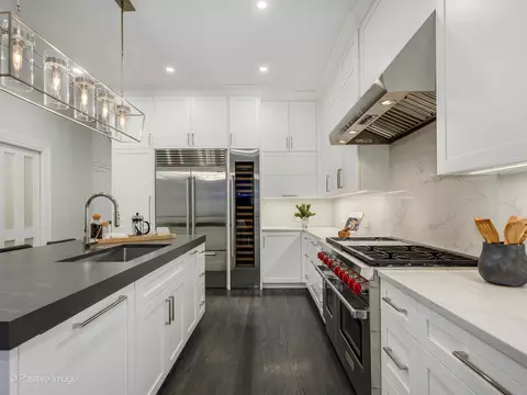 Kitchen - 37 Elm St, Chicago, IL 60611 photo 3 of 4