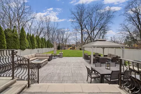 3075 Keystone Rd, Northbrook, IL 60062 photo 2