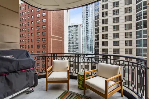 Exterior - 10 E Delaware Pl #9C, Chicago, IL 60611 photo 2 of 7