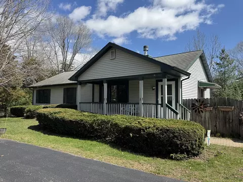 10293 Getz Rd, Mount Carroll, IL 61053