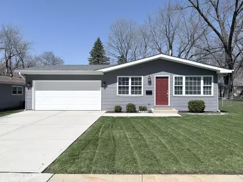 924 Spring Ave, Saint Charles, IL 60174