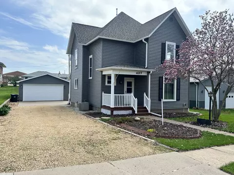 437 Harrison St, Miles, IA 52064