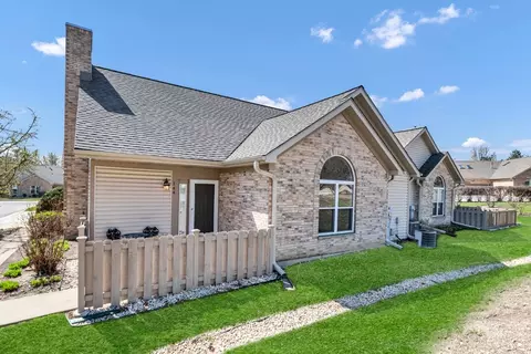 144 Canterbury Ct, Bloomingdale, IL 60108