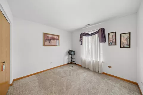 Bedroom - 4334 Dillon St, Plano, IL 60545 photo 6 of 6