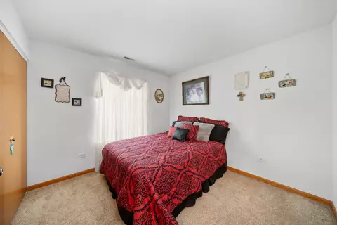 Bedroom - 4334 Dillon St, Plano, IL 60545 photo 5 of 6