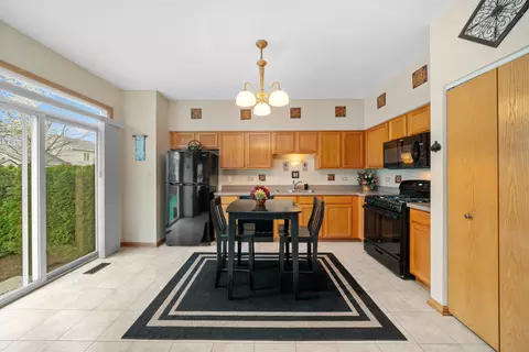 Kitchen - 4334 Dillon St, Plano, IL 60545 photo 2 of 3