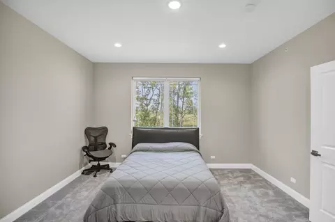 Bedroom - 70 Prairie Ct, Wheeling, IL 60090 photo 5 of 6