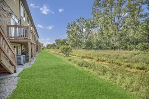 Exterior - 70 Prairie Ct, Wheeling, IL 60090 photo 2 of 6