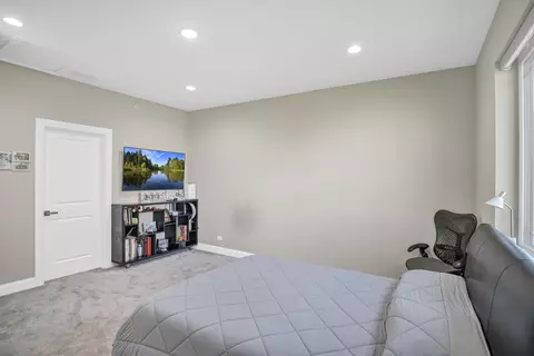 Bedroom - 70 Prairie Ct, Wheeling, IL 60090 photo 6 of 6