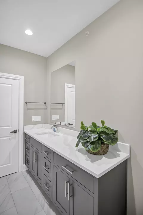 Bath - 70 Prairie Ct, Wheeling, IL 60090 photo 7 of 9
