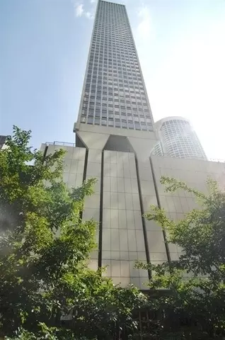 111 E Chestnut St #6A-2, Chicago, IL 60611