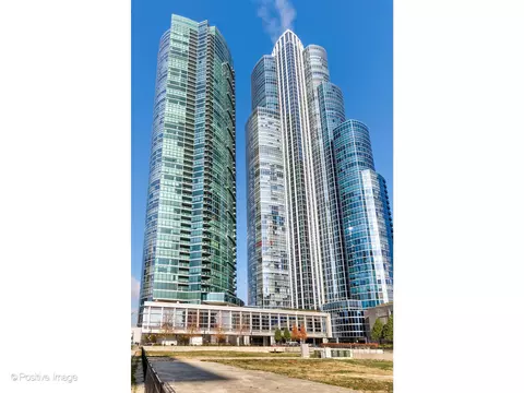 1201 S Prairie Ave #3702, Chicago, IL 60605